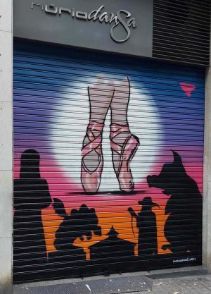 graffiti persiana nuria danza mercat sant antoni